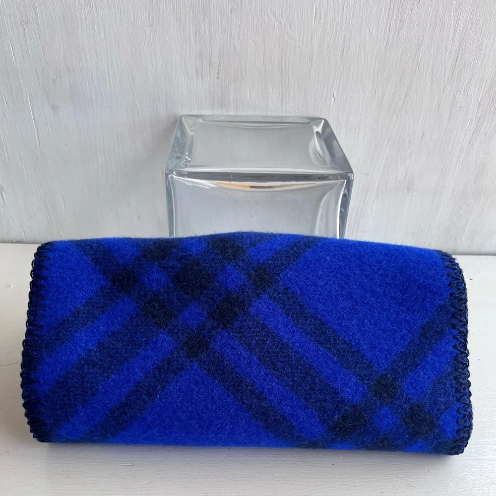 BURBERRY- Equestrian Knight Design Patch Check Wool Scarf - Picture 10 of 10